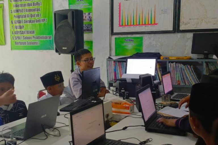 Pondok Digital Cintaraja: Membangun Generasi Melek Teknologi dari Desa